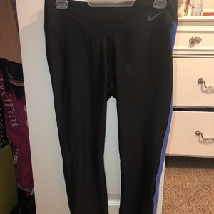 Cropped Nike Leggings✅